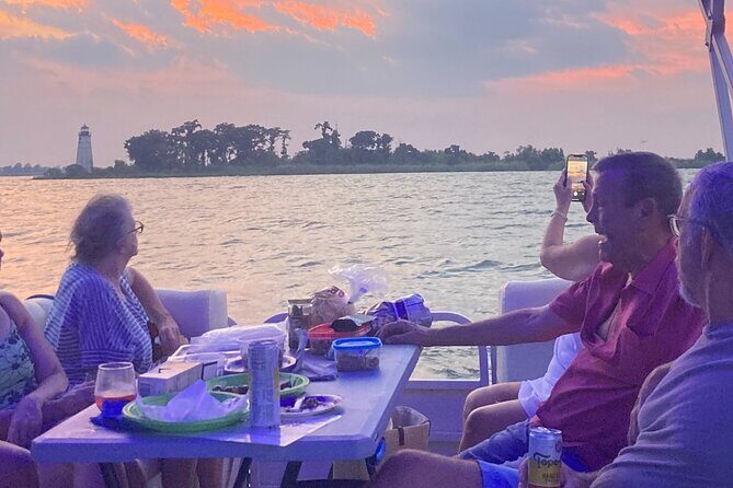 2-Hour Date Night and Sunset Cruise Near New Orleans - The small-group set-up: max 6 for a calmer river ride