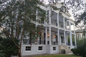 Adults-Only Garden District Cemetery Anne Rice True Crime Tour - Where the tour starts, how check-in works, and how to plan your day