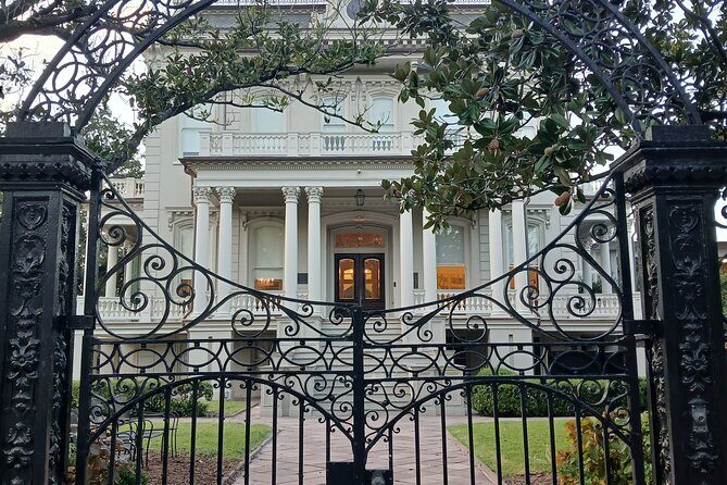 Adults-Only Garden District Cemetery Anne Rice True Crime Tour - Soria-Creel and Buckner Mansions: Mayfair Witches and American Horror Story in one route