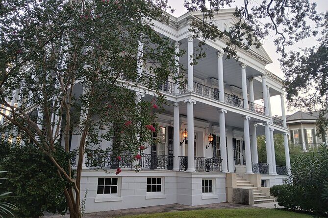 Adults-Only Garden District Cemetery Anne Rice True Crime Tour - Where the tour starts, how check-in works, and how to plan your day