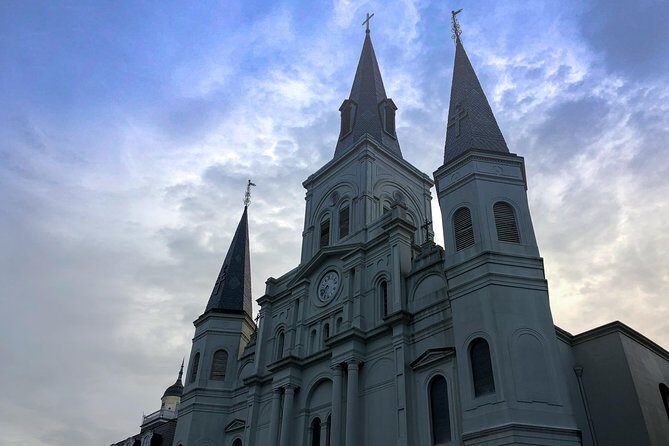 Adults Only Haunted Pub Crawl in New Orleans - Starting point on Decatur Street: find Bon’s, then get moving