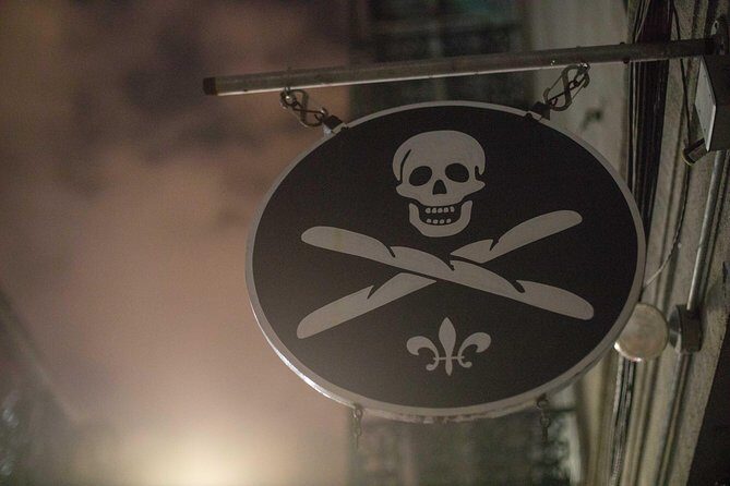 Adults-Only New Orleans Ghost, Crime, Voodoo, and Vampire Tour - Lafitte’s Blacksmith Shop and Bourbon Street: breaks, drinks, and restrooms