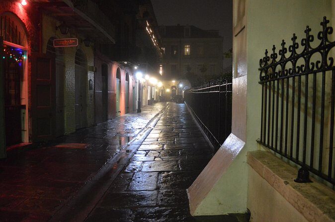 Audio Guided Historical Ghost Bus Tour of New Orleans - Meeting at 941 Decatur St: Getting Positioned for a Smooth Start