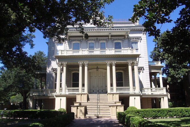 Explore New Orleans' Garden District: Private 2-hour Walking Tour - Lafayette Street: The 19th-Century Power Behind the Beautiful Blocks