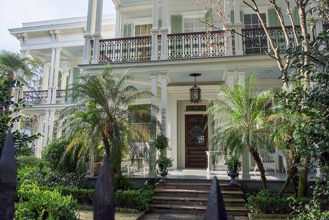 Explore New Orleans' Garden District: Private 2-hour Walking Tour - Meet Commanders Palace: Your Starting Point and First Context