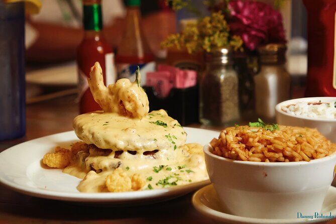 Food Tour of New Orleans Garden District: Group of Nine or Less - Garden District, not the French Quarter: what changes when you walk north