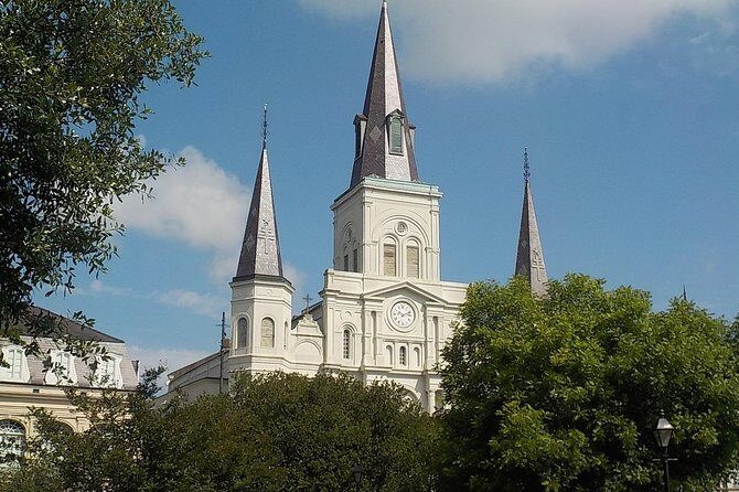 French Quarter History Tour with Cafe Du Monde - Food Notes: Beignets Are the Main Event, and Options Are Limited