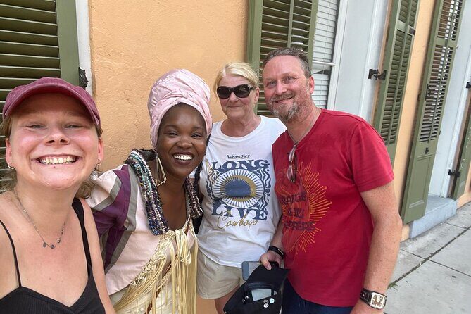French Quarter Tour with Local Guide and Creole Stories - The 90-minute walking rhythm through the Vieux Carré