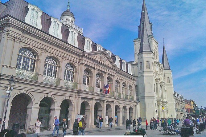 French Quarter Walking Tour in New Orleans - Jackson Square in 10 Minutes: Landmark Context You Can Use