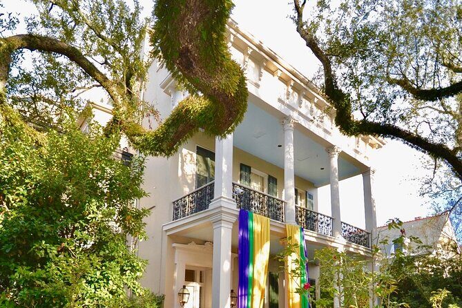 Garden District and Gates of Lafayette Cemetery Walking Tour - Stop 1: The Garden District Walk (Live Oaks, Antebellum Tension, and Style Names)