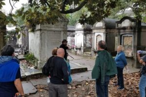 Garden District Home and History Walking Tour - Stop 1: The Women’s Guild Greek Revival Italianate Mansion (1859)