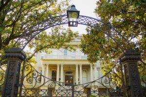 Garden District Secrets and Scandals Tour - Lafayette Cemetery No.1: Gate Views, French-Catholic Roots, and Movie Scenes
