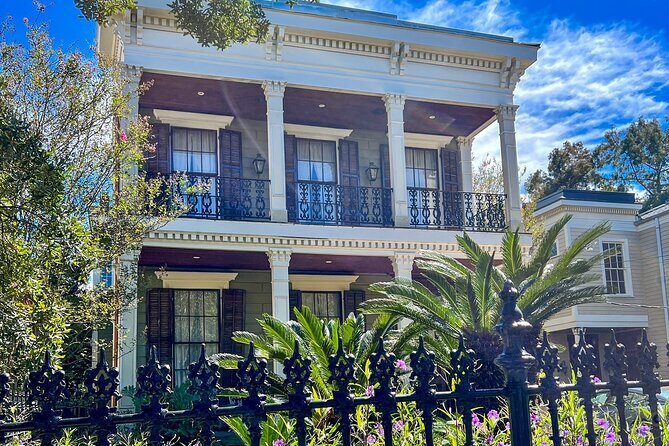 Garden District Walking Tour - Garden District (1 hour 25 minutes): Mardi Gras wealth, Anne Rice, Mark Twain, and screen sightings