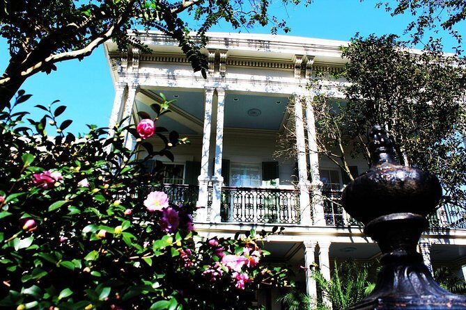 Garden District Walking Tour of New Orleans - The main drawback to plan around