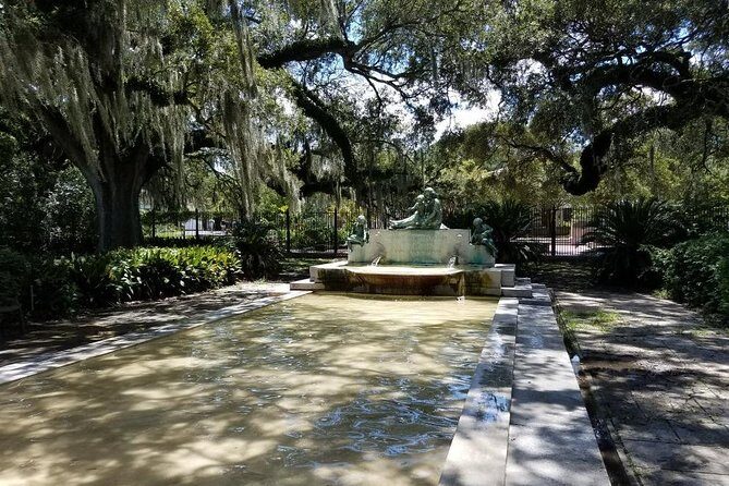 Garden District Walking Tour of New Orleans - The guide factor: fun delivery plus real details