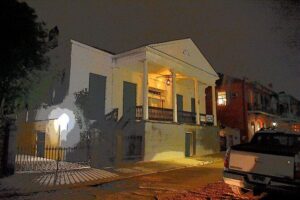 Ghost Stories and True Crime Walking Tour of the French Quarter - Where you start (727 St Philip St) and how you’ll end near Jackson Square