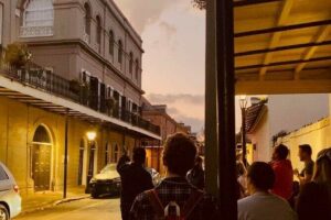 Ghost Tour and Haunted Pub Crawl Party with Free Shot - Price and value: what $19 really buys you