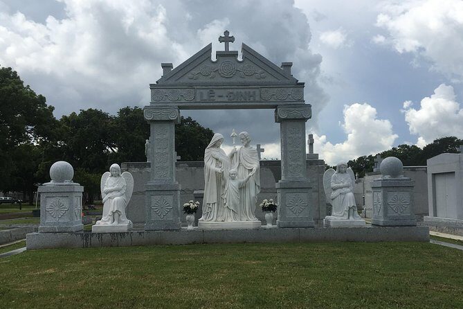 Historic Metairie Cemetery Walking Tour by Save Our Cemeteries - Burial rites in plain language (and no gimmicks)