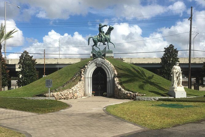 Historic Metairie Cemetery Walking Tour by Save Our Cemeteries - Your guide matters: Glenn and Mr Schiro’s storytelling style