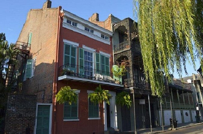 Introduction to the French Quarter Walking Tour - Jackson Square: The Photo Magnet Plus the Real Story