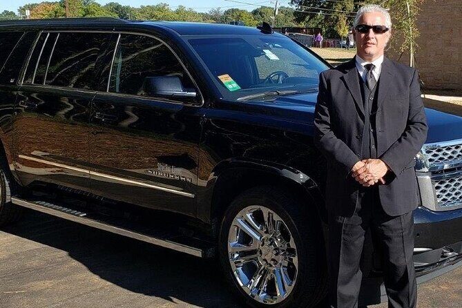 Luxury SUV Transfer from Downtown Hotels to New Orleans International Airport - A door-to-door transfer that reduces airport chaos