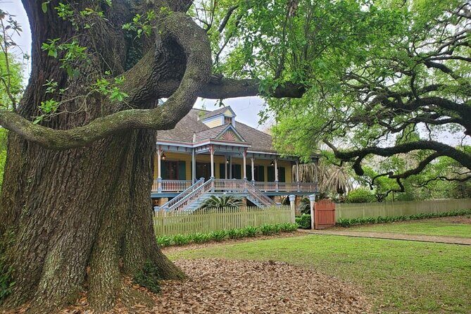 N’awlins Luxury: Laura Plantation Tour w/Transportation - Getting to Plantation Country Without the Headache