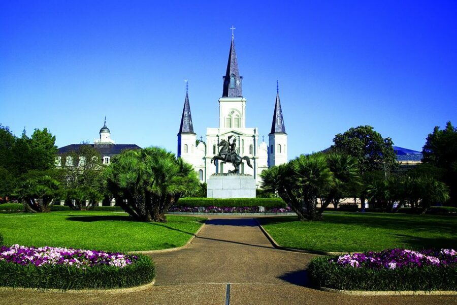 New Orleans: 2-Hour 15-Minute City and Cemetery Tour by Bus - Guides and Group Energy: Funny, Safe, and Built for Questions
