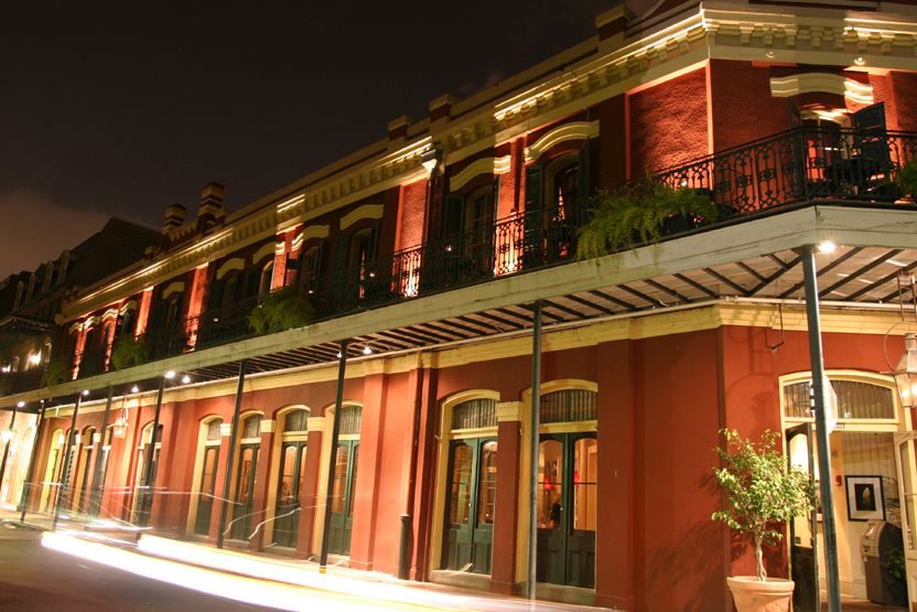 New Orleans: 2-Hour Historical Walking Tour - The extra stops: oldest home, Count Saint-Germain, and “only locals” moments