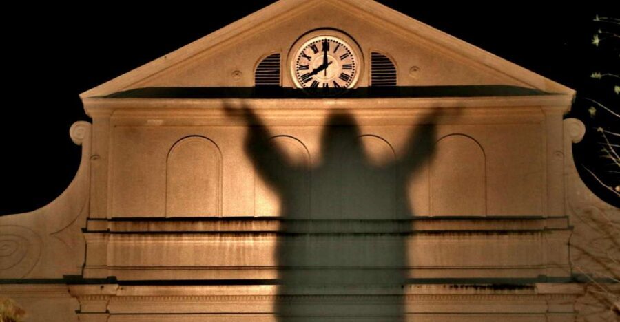 New Orleans: 5 in 1 Ghost & Mystery Evening Tour - The Haunted Tavern Stop: A Break That Keeps the Night Moving
