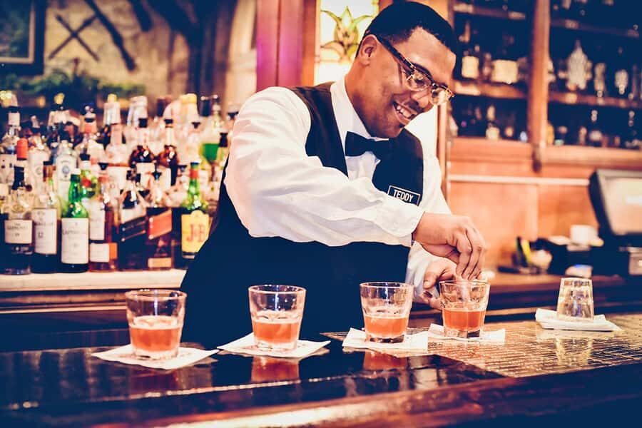 New Orleans: Afternoon Cocktail Walking Tour with Drinks - Starting at Toulouse Street: the French Quarter route kicks off with a purpose