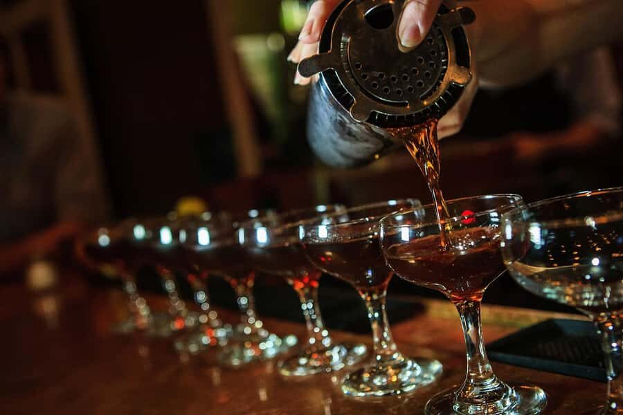 New Orleans: Afternoon Cocktail Walking Tour with Drinks - The other iconic bars: Pimm’s Cup and Vieux Carré energy