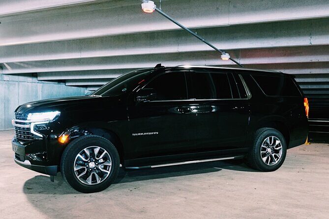 New Orleans Arrival Chauffeur Driven Transport by Executive SUV - Finding Your Chauffeur: Curbside Pickup Without Meet and Greet