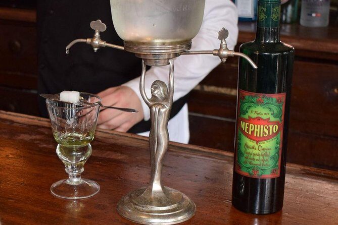 New Orleans Award Winning Cocktail Tour of the French Quarter - A 90-minute French Quarter cocktail story walk