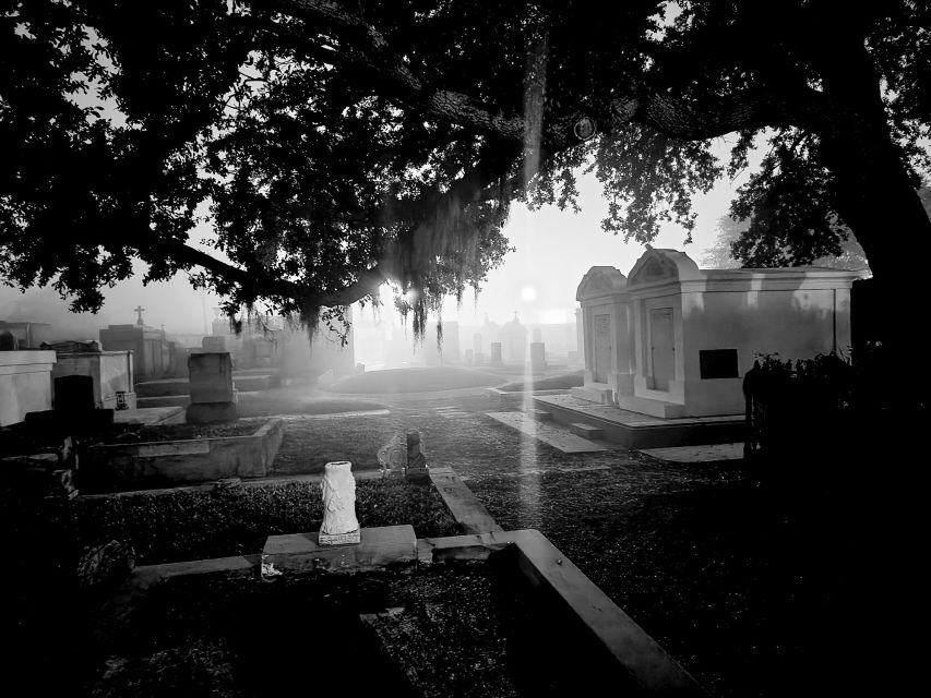 New Orleans: Cemetery Bus Tour At Dark with Exclusive Access - Key things to notice before you go