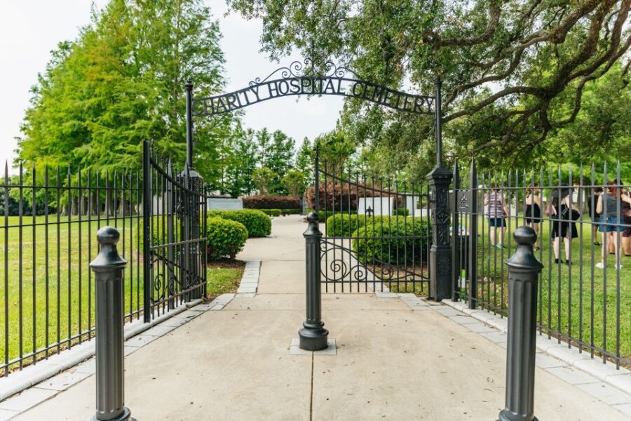 New Orleans: Cemetery Tour - Voodoo Stories Tied to the French Quarter