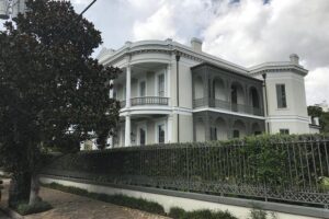 New Orleans City and Cemetery 2-Hour Bus Tour - Settling In on the Air-Conditioned Bus Route