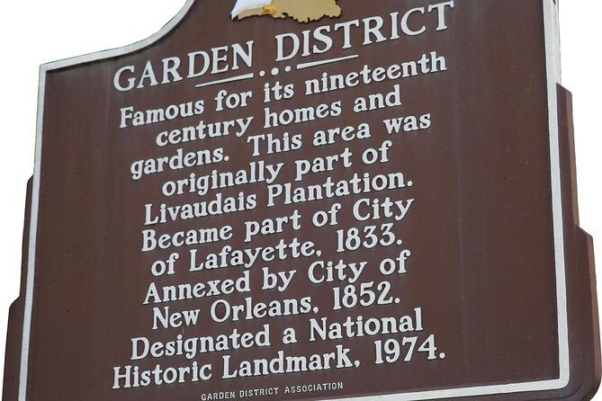 New Orleans City and Cemetery 2-Hour Bus Tour - French Quarter on the Move: Scenic Decatur Street and the French Market Area