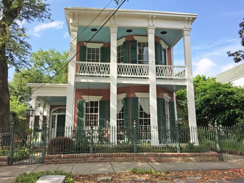 New Orleans: City & Cemetery Tour by Air-Conditioned Minibus - French Quarter Hits: Jackson Square, St. Louis Cathedral, and the Cabildo