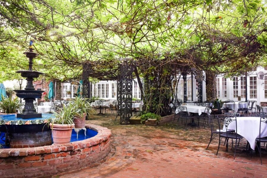 New Orleans: 'Court of Two Sisters' Jazz Brunch Buffet - Price and value: what $51 really covers