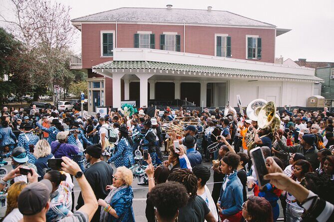 New Orleans Culture Second Line Tour in NOLA - Key things you’ll notice right away