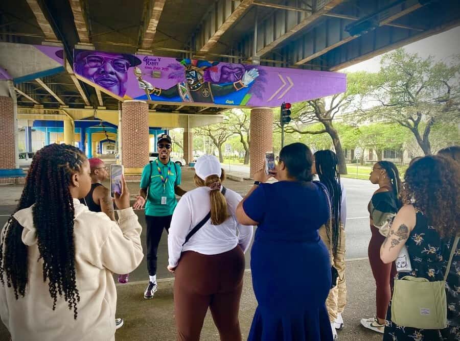 New Orleans Culture Street Art & Mural Walk - Crazy Plant Bae to the streets: how this walk starts