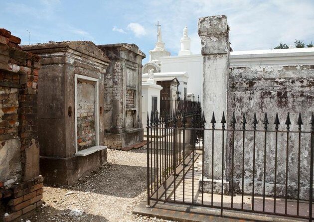 New Orleans Dead of Night Ghosts and Cemetery Bus Tour - Key things to know before you go