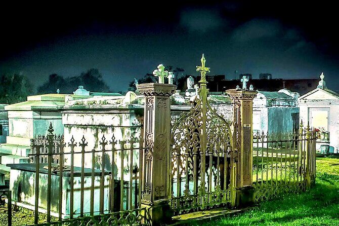 New Orleans Dead of Night Ghosts and Cemetery Bus Tour - Guides make or break this tour: Christian, Drew, and the high-energy storytelling style