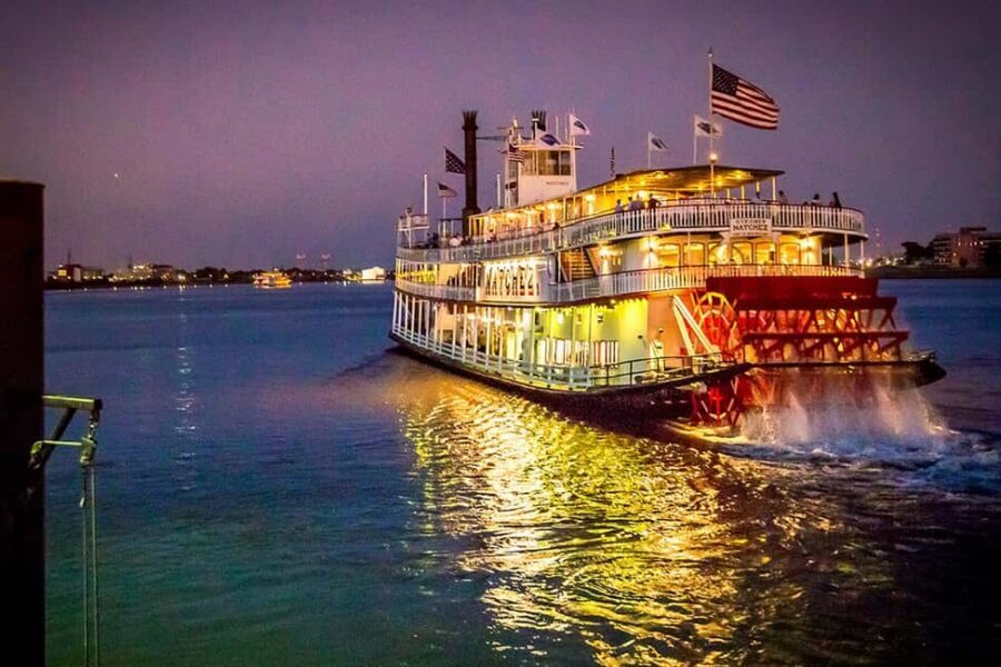 New Orleans: Evening Jazz Cruise on the Steamboat Natchez - A Steamboat Evening Starts in the French Quarter