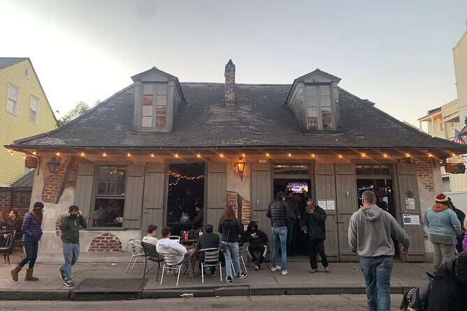 New Orleans' Finest Haunted Pub Tour - Why this $40 haunted pub tour is more “night out” than “lecture”