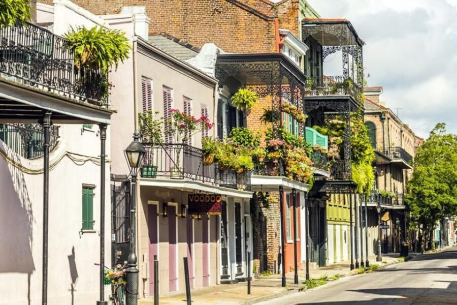 New Orleans: Five-in-One City Walking Tour - Over 15 landmark stops: from St Louis Cathedral to the Lalaurie Mansion