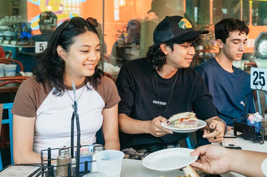New Orleans French Quarter: A Tasty Tour with a Local - Gumbo stop: the famous bowl and the debate behind it
