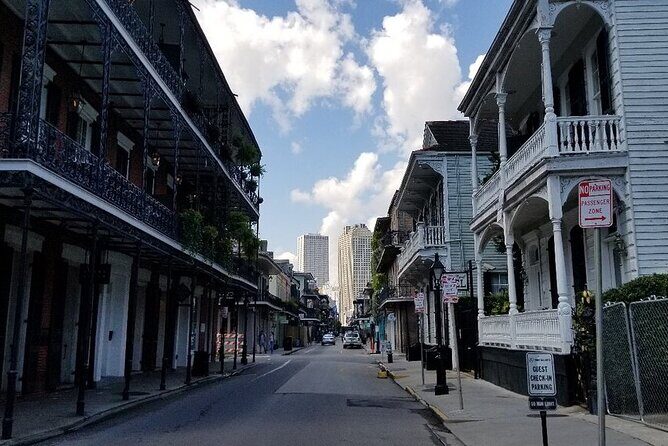 New Orleans French Quarter and Garden District Bike Tour - What the best guides do: turning stops into a story