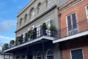 New Orleans French Quarter Dark History, Haunts, and Laughs Tour - Jackson Square at Night: The City of the Dead Starts Here