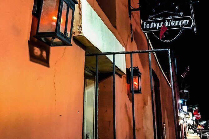 New Orleans French Quarter Dark History, Haunts, and Laughs Tour - Lafitte’s Blacksmith Shop Bar: A Bathroom Break That’s Actually Part of the Story
